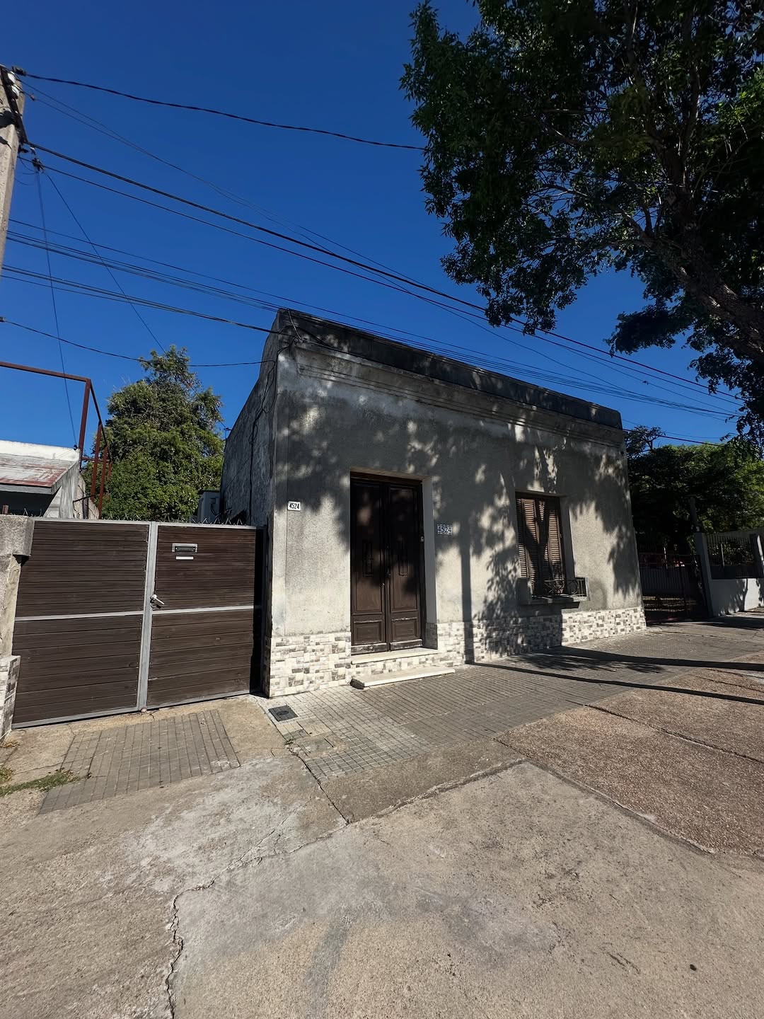 Casa 2 dormitorios en venta — Zona Pérez Castellanos